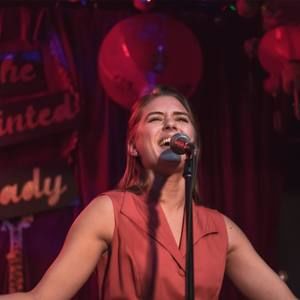 Meet your Posher, Mona